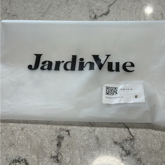 JardinVue long sleeve dress. - Picture 3 of 3